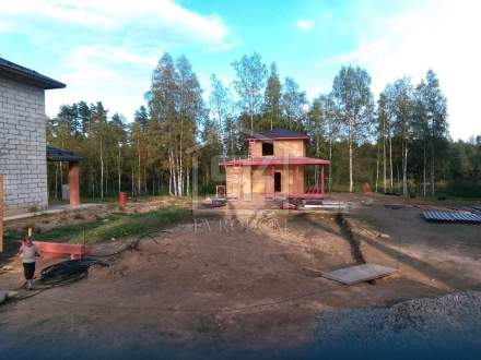 Строительство дома  и бани из СИП панелей по индивидуальному проекту, в СНТ « Защита» Ленинградской области.