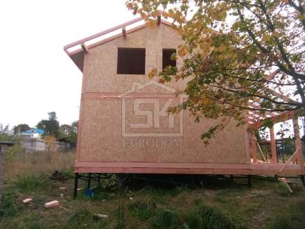 Строительство дома из СИП панелей по индивидуальному проекту в Коммолово Ленинградской области.