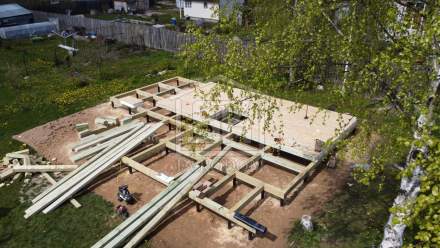 Строительство дома из СИП панелей по индивидуальному проекту в п. Черная речка Ленинградской области 